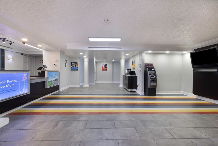 More Photos Of 220 I-10, Beaumont Hotel For Sale