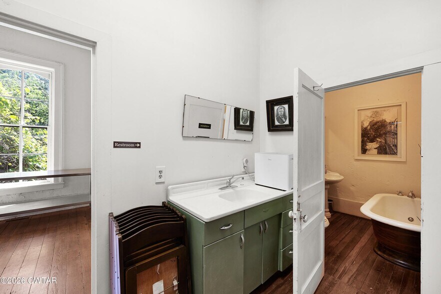 More Photos Of 428 N Cumberland St, Jackson Specialty For Sale