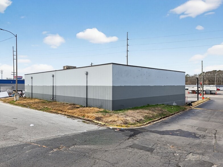 More Photos Of 1121 Huffman Rd, Birmingham Freestanding For Sale