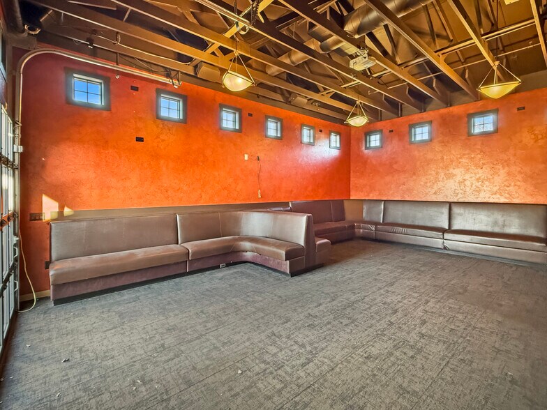 More Photos Of 594 NE Bellevue Ct, Bend Restaurant For Sale