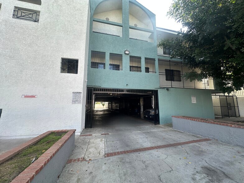 More Photos Of 812 E Hyde Park Blvd, Inglewood Apartments For Sale