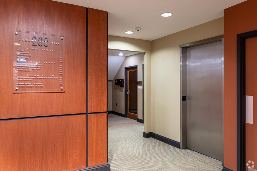 More Photos Of 200 Cordwainer Dr, Norwell Office For Lease