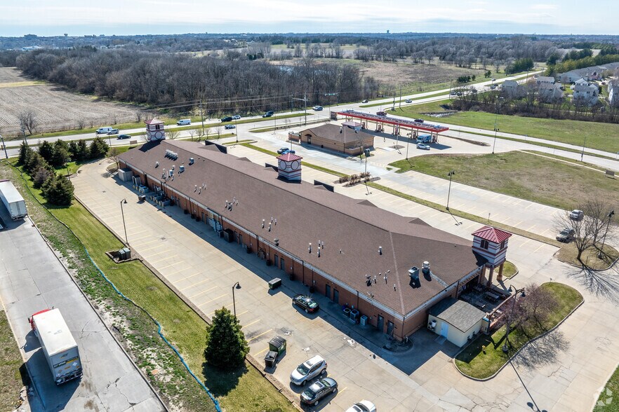 More Photos Of 3821 - 3855 121st St, Urbandale Freestanding For Sale