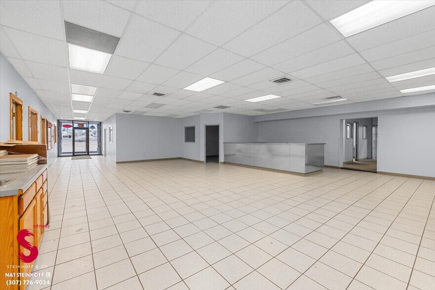 More Photos Of 4113 W Yellowstone Hwy, Casper Flex For Sale