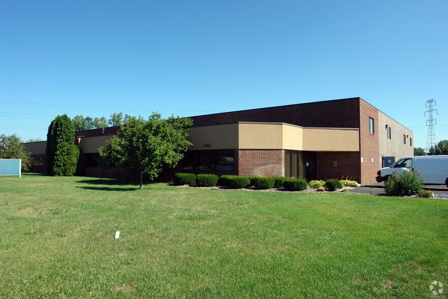 Primary Photo Of 1960 W West Maple Rd, Commerce Township Warehouse For Lease