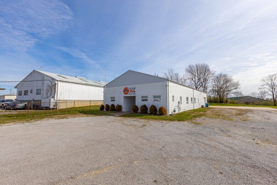 More Photos Of 665 David Ave, Danville Self Storage For Lease