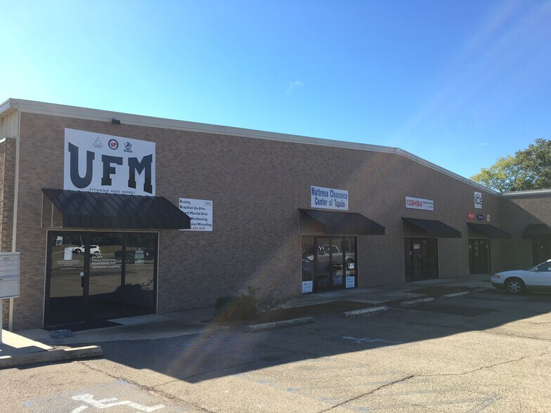 More Photos Of 1715 McCullough Blvd, Tupelo Flex For Lease