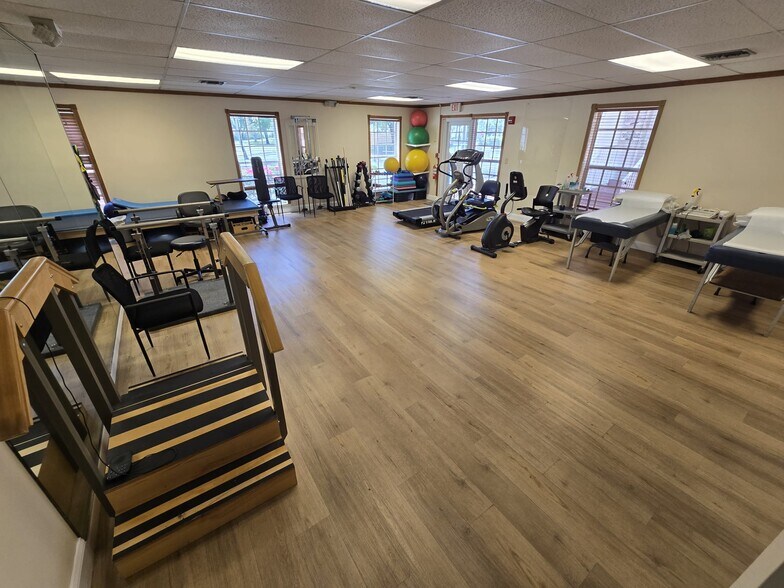 More Photos Of 7777 N University Dr, Tamarac Medical For Sale