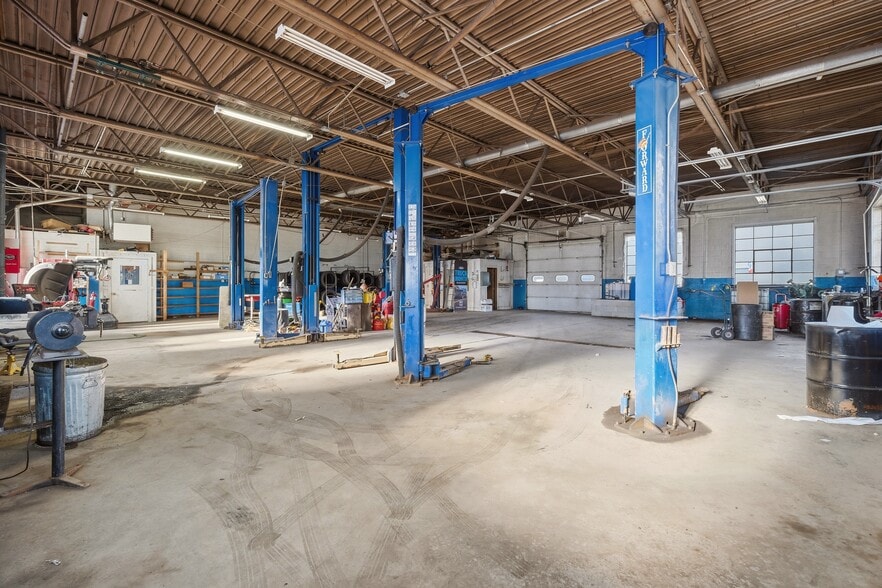 More Photos Of 702 Charles St, Galion Auto Dealership For Sale