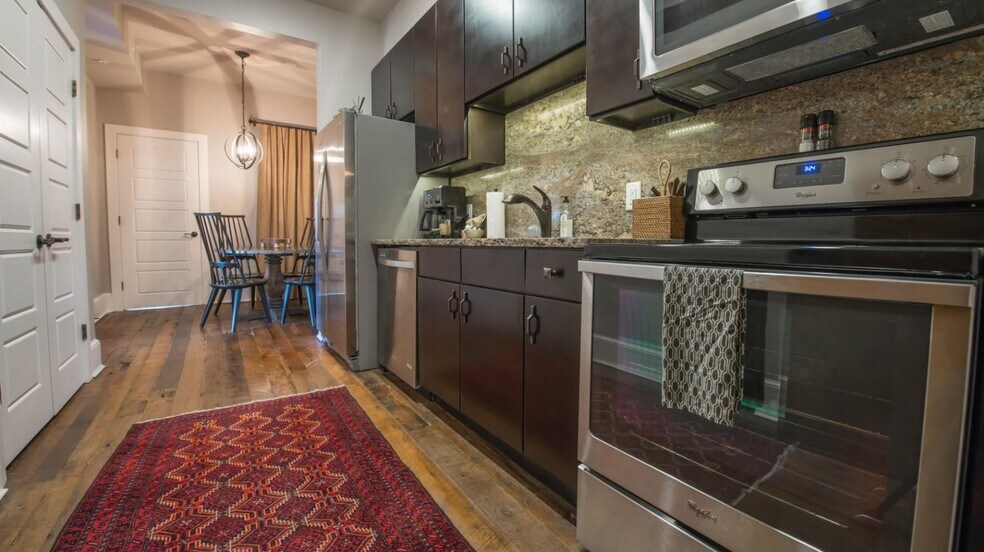 More Photos Of 36 Broadway St, Asheville Hotel For Sale