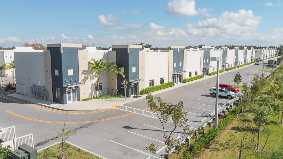 More Photos Of 21000 Sheridan St, Fort Lauderdale Warehouse For Lease