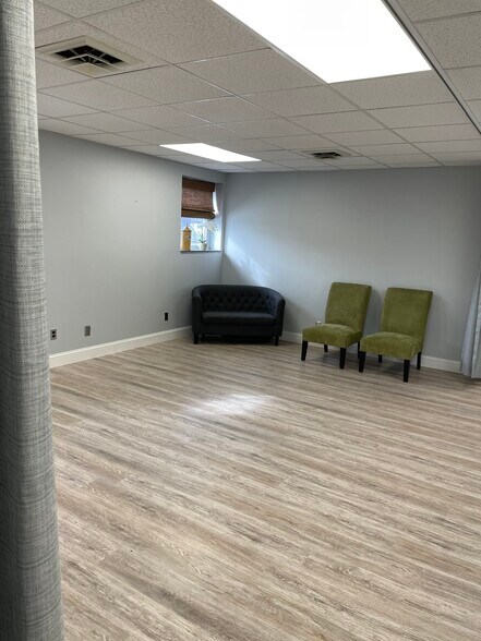 More Photos Of 9712 Belair Rd, Nottingham Medical For Lease