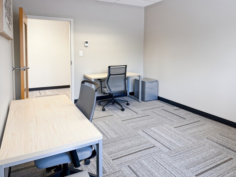 More Photos Of 401 New Karner Rd, Albany Coworking Space