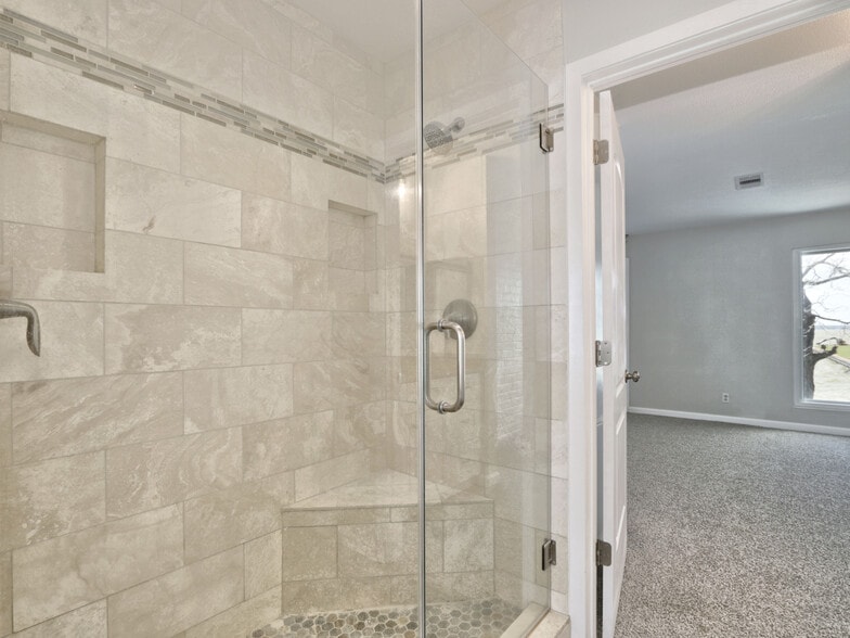 More Photos Of 100 Edgewater Dr, Livingston Apartments For Sale