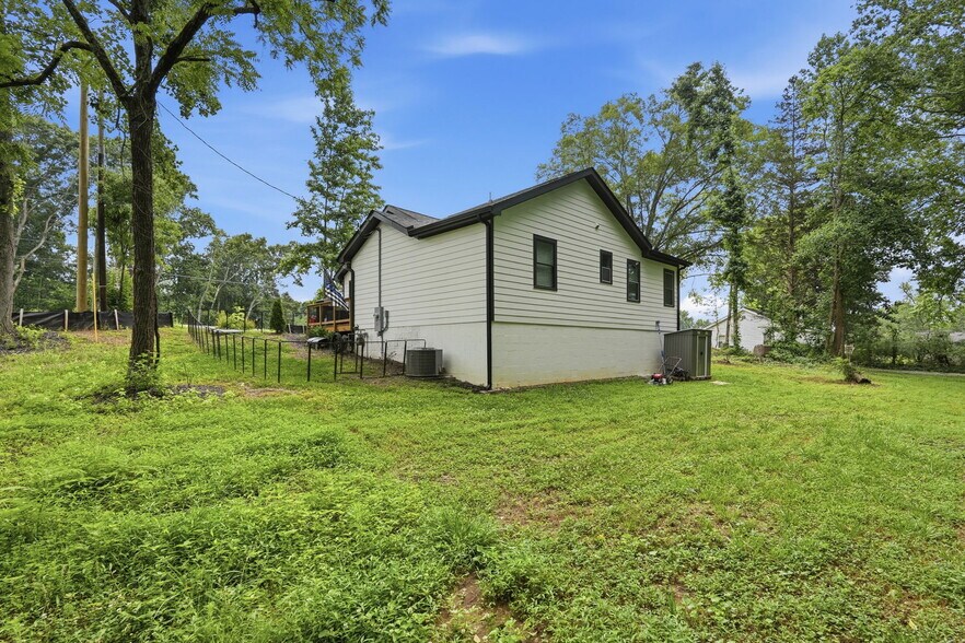 More Photos Of 12836 Cumming Hwy, Canton Flex For Sale