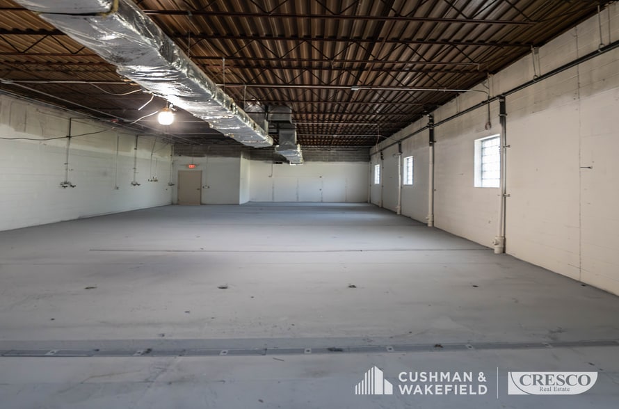 More Photos Of 1101 Jaycox Rd, Avon Flex For Lease