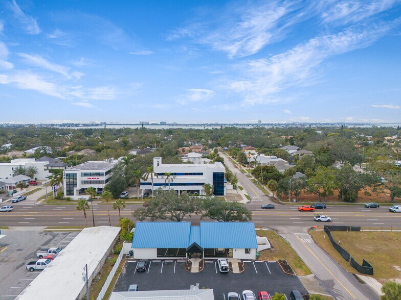 More Photos Of 2501 S Tamiami Trl, Sarasota Office For Lease