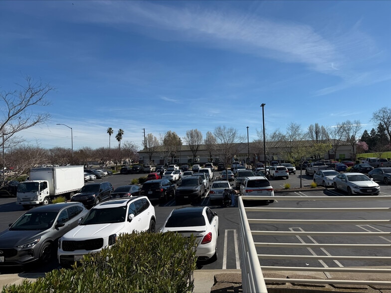 More Photos Of 906 Cirby Way, Roseville Medical For Lease