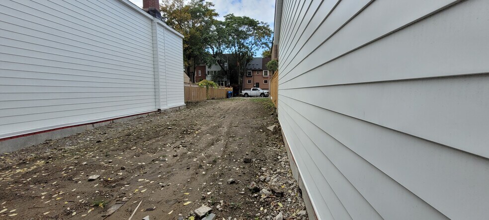 More Photos Of 258 Parliament St, Toronto Land For Lease