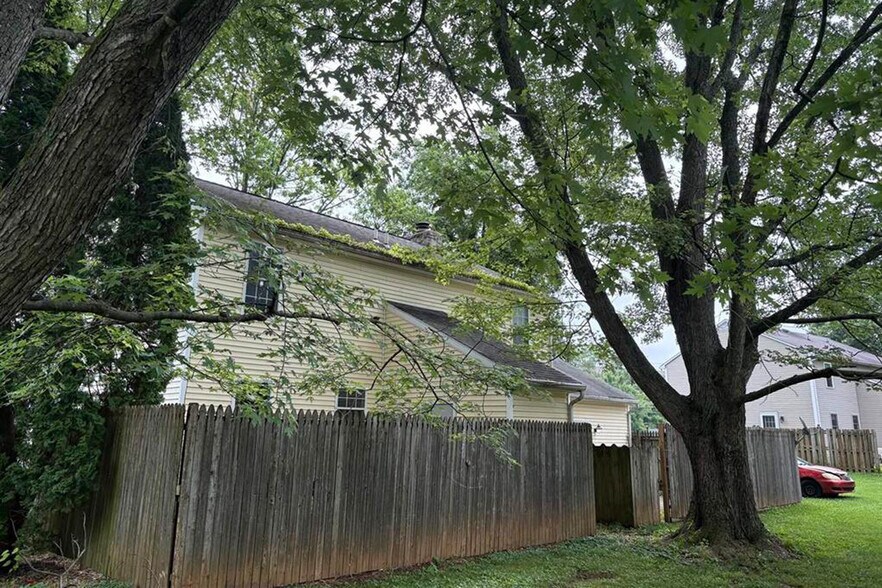 More Photos Of 2937 N Mill Ave, Bowling Green Apartments For Sale