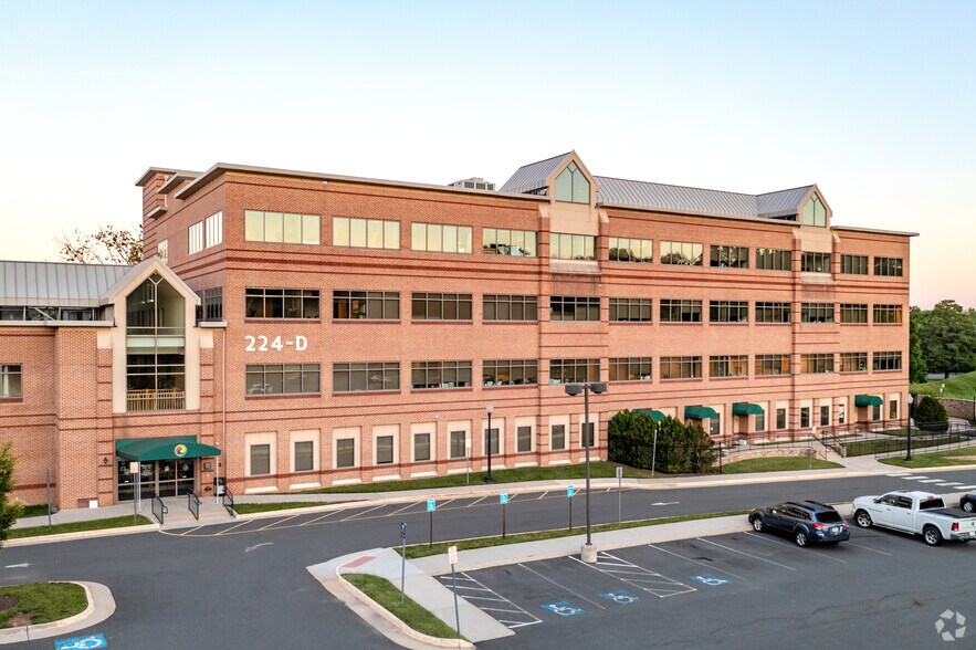 More Photos Of 224D Cornwall St NW, Leesburg Medical For Lease