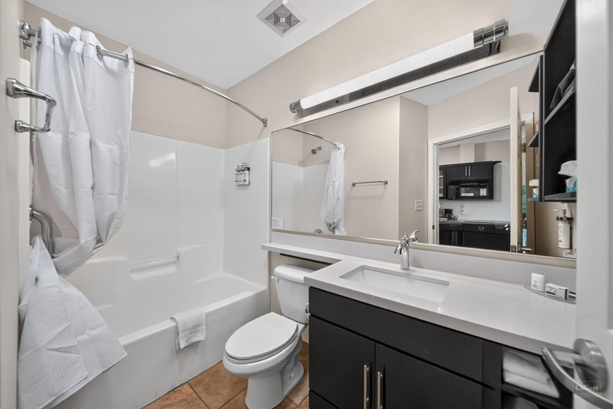 More Photos Of 1055 Waterford Commons Rd, Greenville Hotel For Sale
