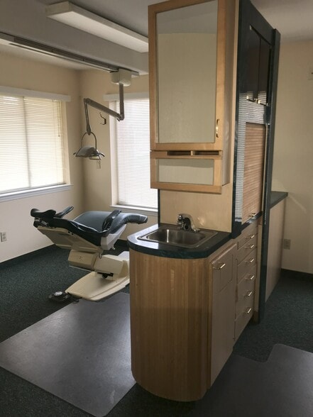 More Photos Of 404 S Pratt Ave, Carson City Office For Sale