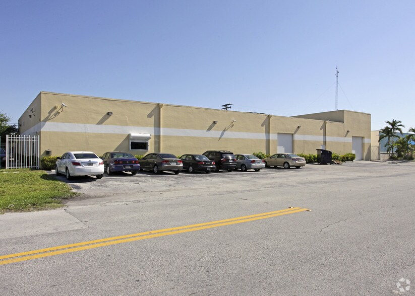 More Photos Of 1801 NE 149th St, Miami Warehouse For Lease