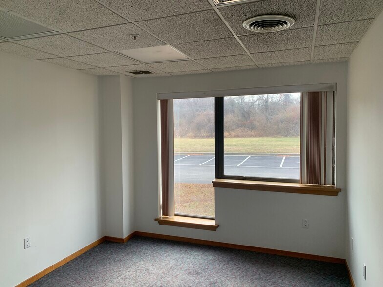 More Photos Of 1100 First State Blvd, Stanton Light Distribution For Lease