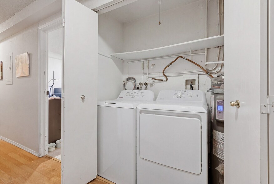 More Photos Of 14506 NE 6th Pl, Bellevue Apartments For Sale