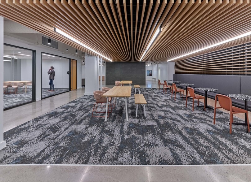 More Photos Of 201-219 N 15th St, Philadelphia Medical For Lease