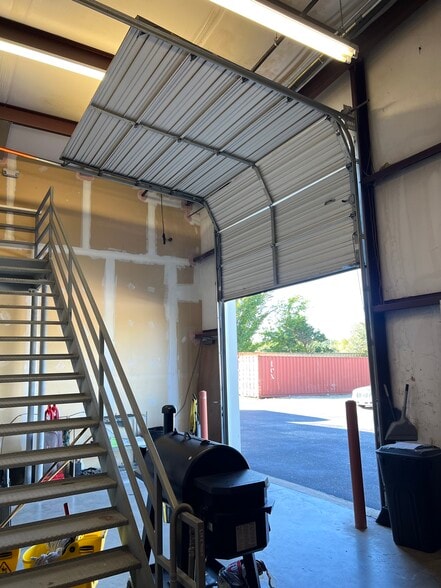 More Photos Of 2239 Whitten Rd, Memphis Light Distribution For Sale