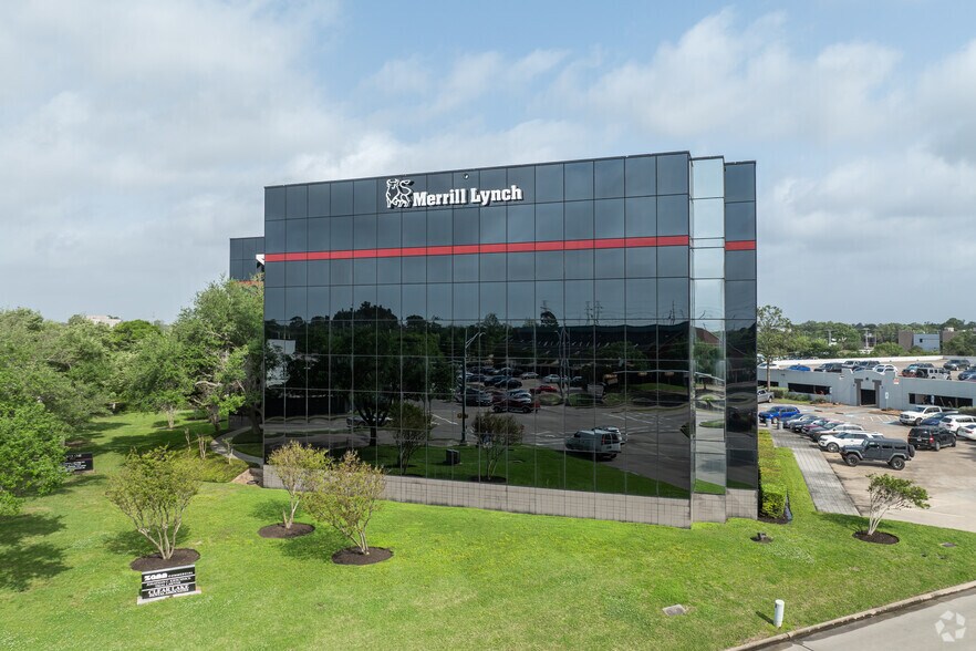 More Photos Of 17225 El Camino Real, Houston Office For Lease