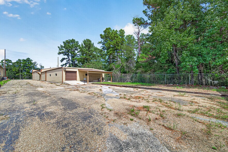 More Photos Of 214 N Loop 336 E, Conroe Office For Sale