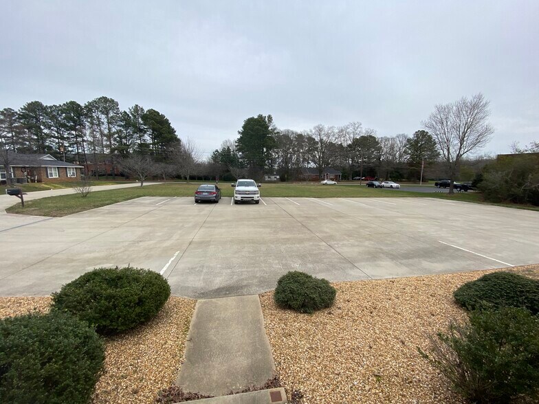 More Photos Of 200 Unionville Indian Trail Rd, Indian Trail Office For Sale