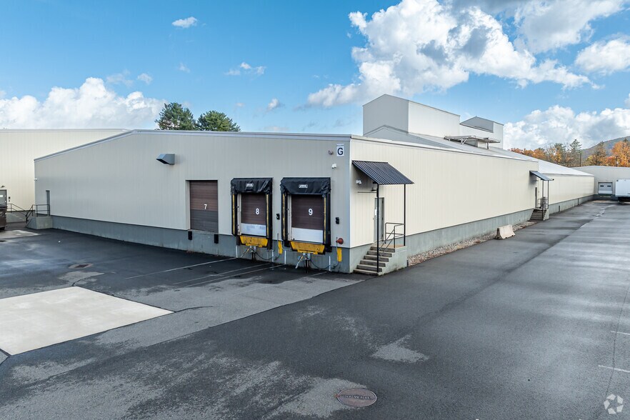 More Photos Of 10 Greenfield Rd, South Deerfield Unknown For Lease