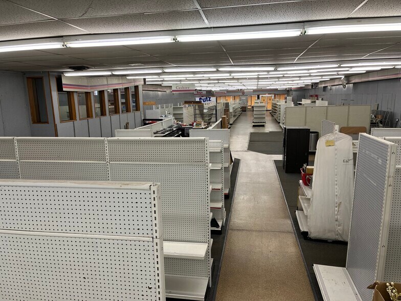 More Photos Of 115 W Maple Ave, Fayetteville Storefront Retail Office For Lease