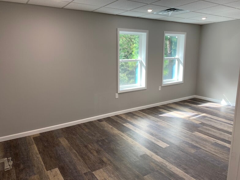More Photos Of 615 Colonial Park Dr, Roswell Loft Creative Space For Lease