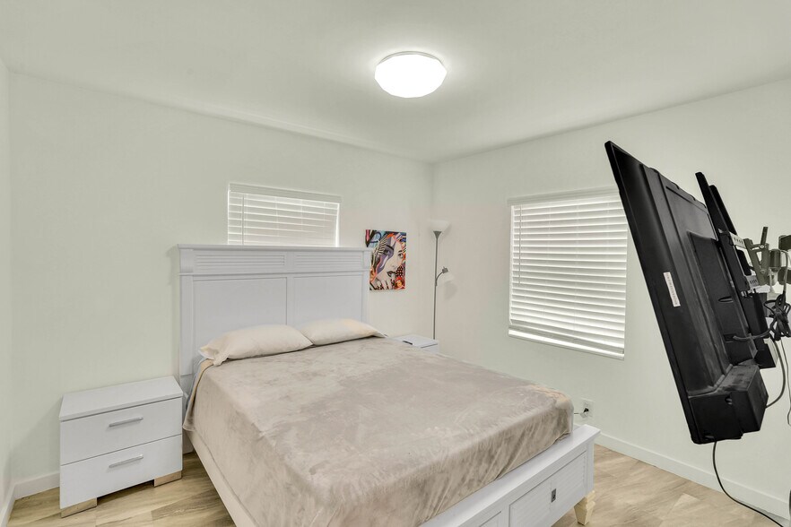 More Photos Of 41 William Rd, West Park Freestanding For Sale