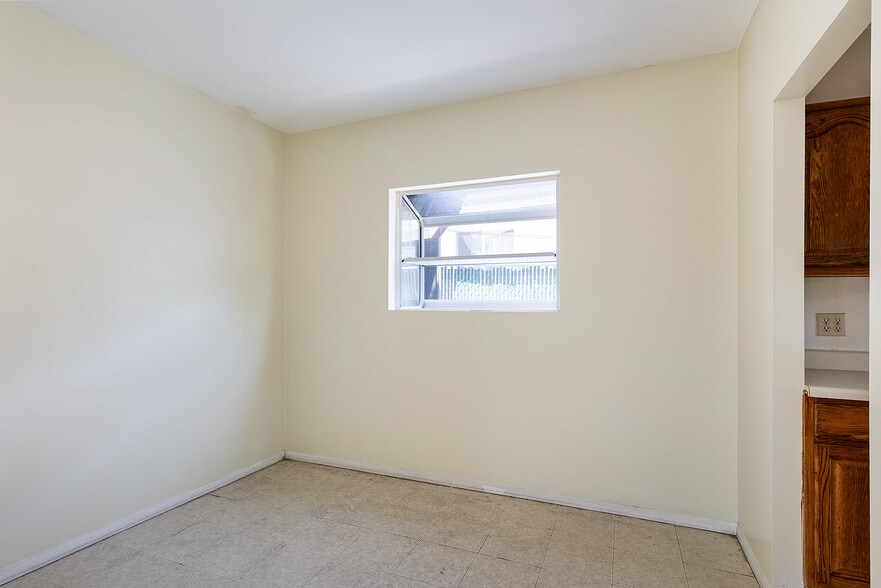 More Photos Of 5628-5630 York Blvd, Los Angeles Storefront Retail Residential For Sale