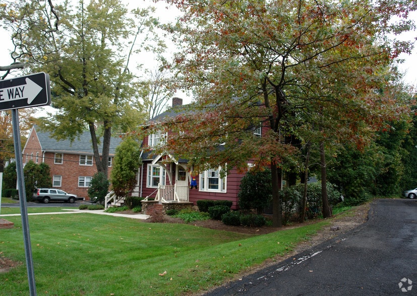 More Photos Of 338 Main St, Chatham Office Residential For Lease