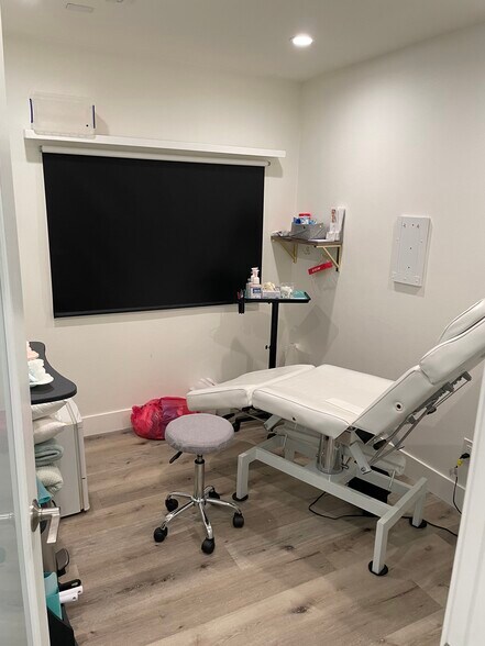 More Photos Of 1530 Baker St, Costa Mesa Medical For Lease