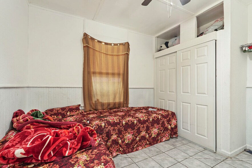 More Photos Of 104 E Lodi Ave, Lodi Storefront Retail Office For Sale