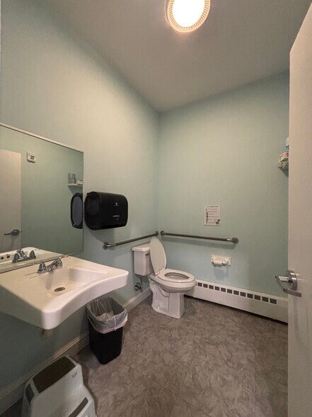 More Photos Of 41 Wendell Ave, Pittsfield Specialty For Sale