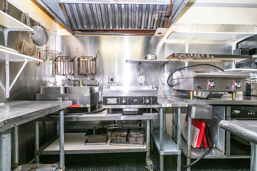 More Photos Of 961 E High St, Hicksville Restaurant For Sale