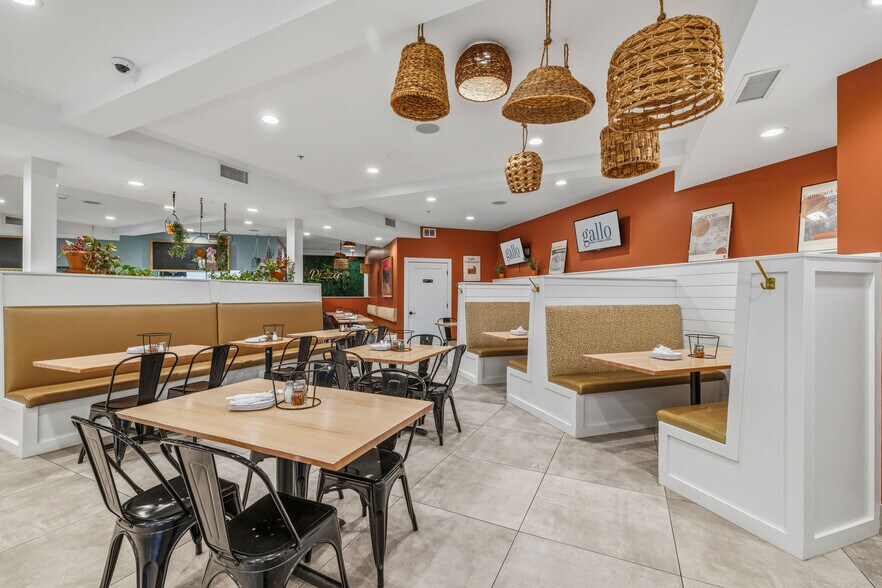 More Photos Of 402 Center St, Lewiston Restaurant For Sale
