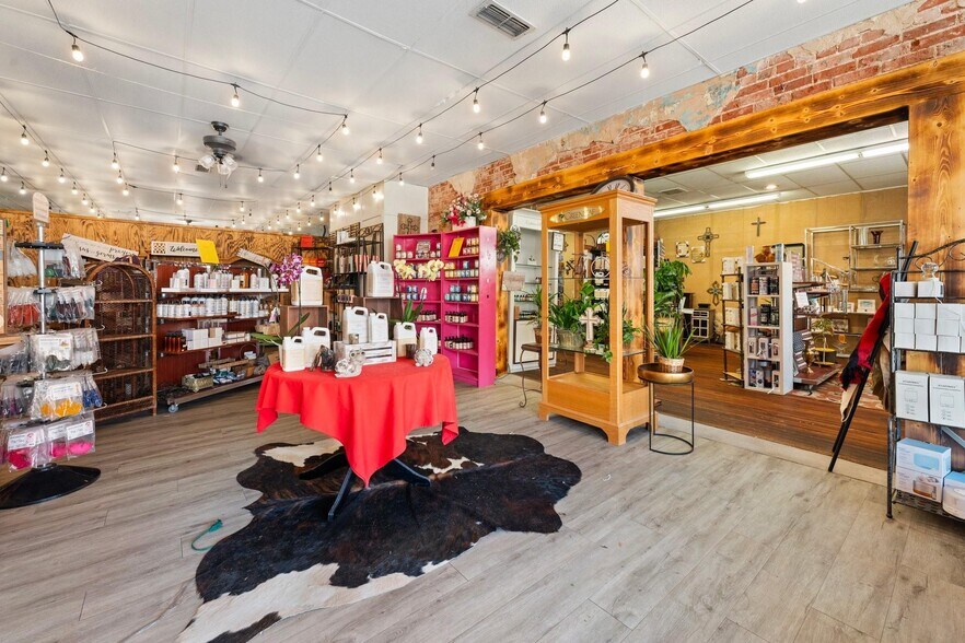 More Photos Of 133 N Texas St, De Leon Storefront For Sale
