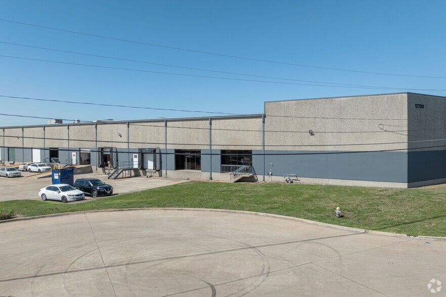 More Photos Of 12750 Perimeter Dr, Dallas Distribution For Lease