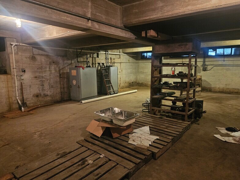 More Photos Of 173 Water St, Bridgeton Warehouse For Sale