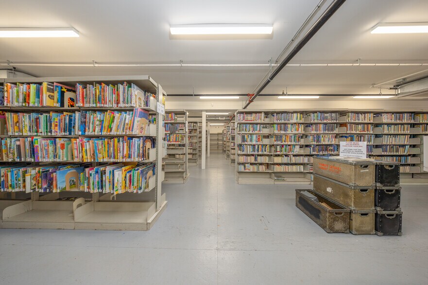 More Photos Of 75 E Central Ave, Pearl River Storefront For Sale